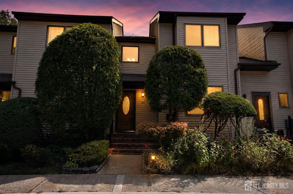 38 Ventura Court, Old Bridge, NJ 08857