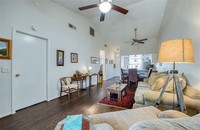 366 47TH AVENUE N 3, St Petersburg, FL 33703