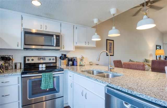 366 47TH AVENUE N 3, St Petersburg, FL 33703