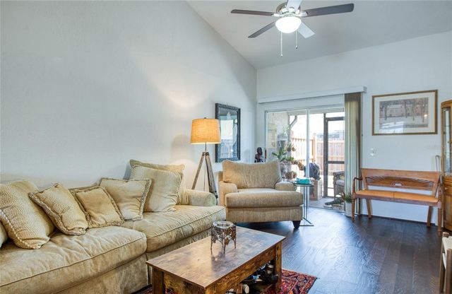 366 47TH AVENUE N 3, St Petersburg, FL 33703