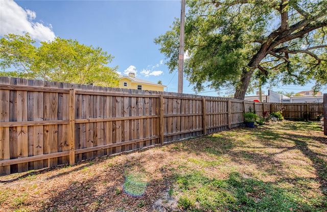 366 47TH AVENUE N 3, St Petersburg, FL 33703