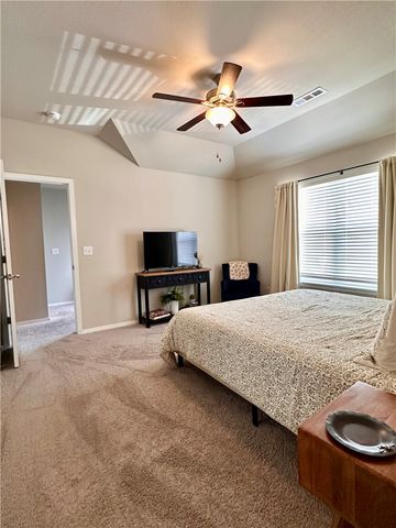 883 Sparrow Circle, Fayetteville, AR 72701