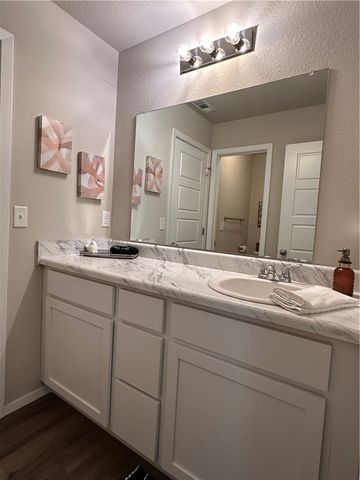 883 Sparrow Circle, Fayetteville, AR 72701