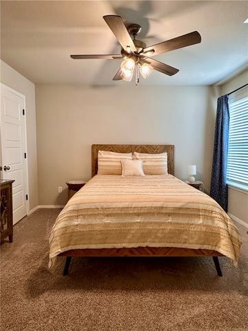 883 Sparrow Circle, Fayetteville, AR 72701