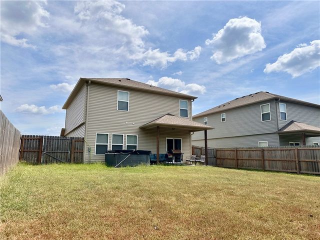 883 Sparrow Circle, Fayetteville, AR 72701