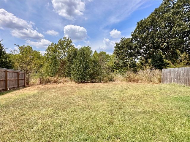 883 Sparrow Circle, Fayetteville, AR 72701