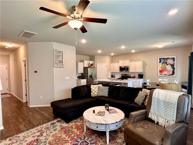 883 Sparrow Circle, Fayetteville, AR 72701