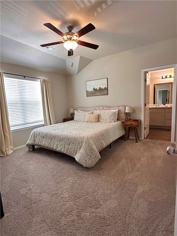 883 Sparrow Circle, Fayetteville, AR 72701