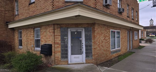 5725 State Road, Parma, OH 44134