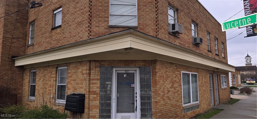 5725 State Road, Parma, OH 44134