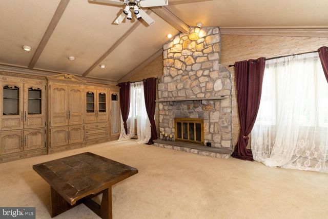 3883 DEMPSEY LN, Huntingdon Valley, PA 19006