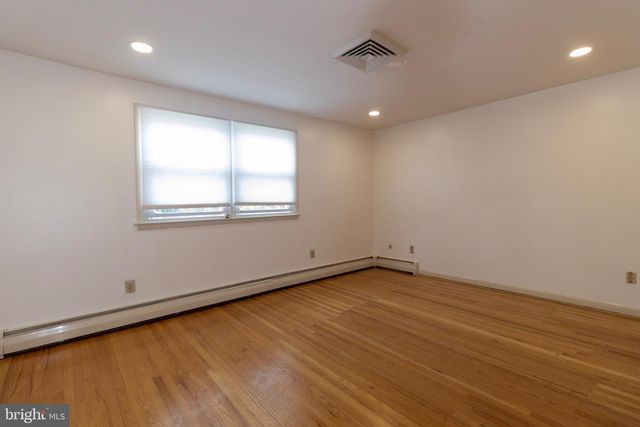 3883 DEMPSEY LN, Huntingdon Valley, PA 19006