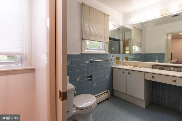 3883 DEMPSEY LN, Huntingdon Valley, PA 19006