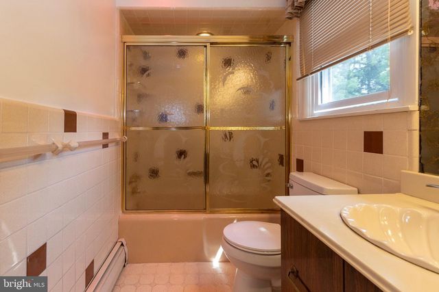 3883 DEMPSEY LN, Huntingdon Valley, PA 19006