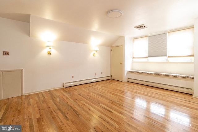 3883 DEMPSEY LN, Huntingdon Valley, PA 19006