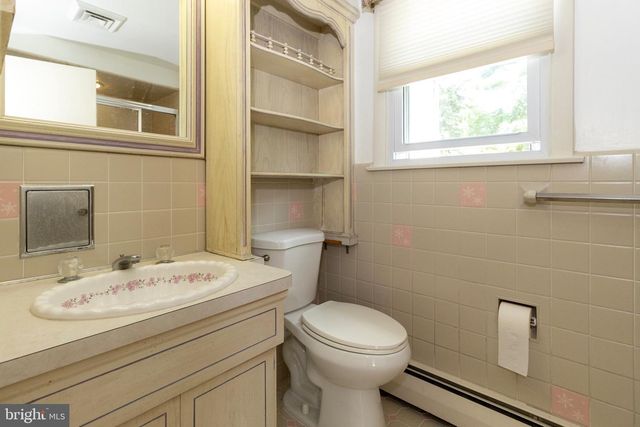 3883 DEMPSEY LN, Huntingdon Valley, PA 19006
