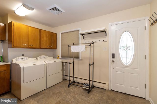 3883 DEMPSEY LN, Huntingdon Valley, PA 19006