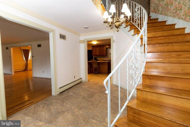 3883 DEMPSEY LN, Huntingdon Valley, PA 19006