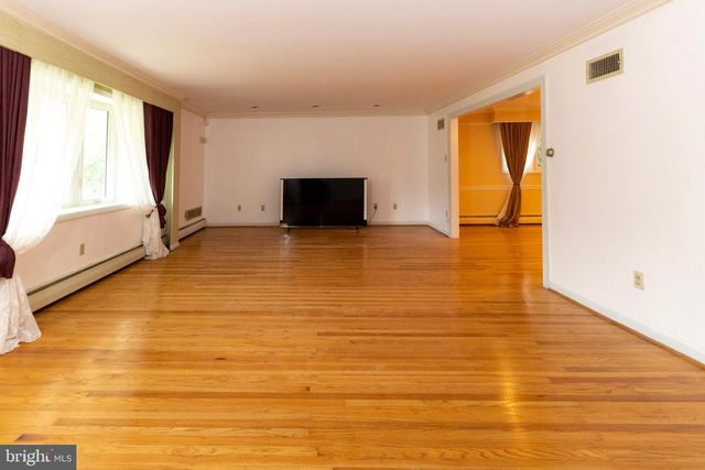 3883 DEMPSEY LN, Huntingdon Valley, PA 19006