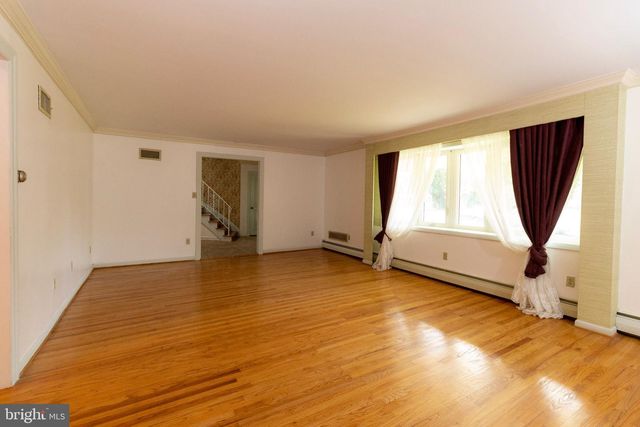 3883 DEMPSEY LN, Huntingdon Valley, PA 19006