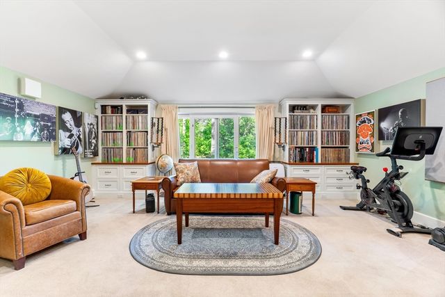 2 Woodridge Rd, Dover, MA 02030