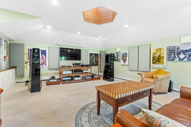 2 Woodridge Rd, Dover, MA 02030