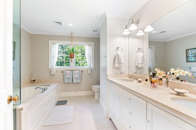 2 Woodridge Rd, Dover, MA 02030
