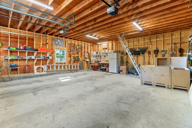 2 Woodridge Rd, Dover, MA 02030
