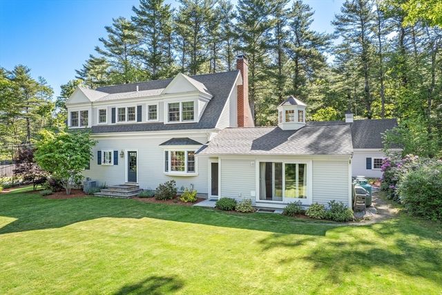 2 Woodridge Rd, Dover, MA 02030