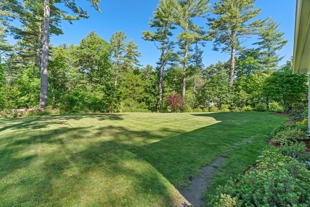 2 Woodridge Rd, Dover, MA 02030