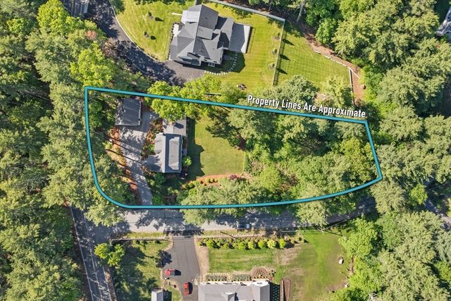 2 Woodridge Rd, Dover, MA 02030