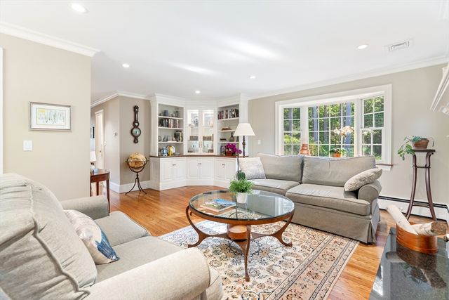 2 Woodridge Rd, Dover, MA 02030