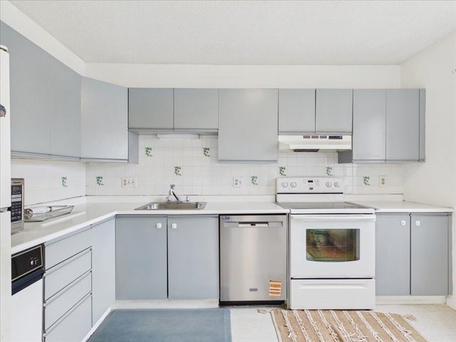 3920 Mystic Valley Pkwy 118, Medford, MA 02155