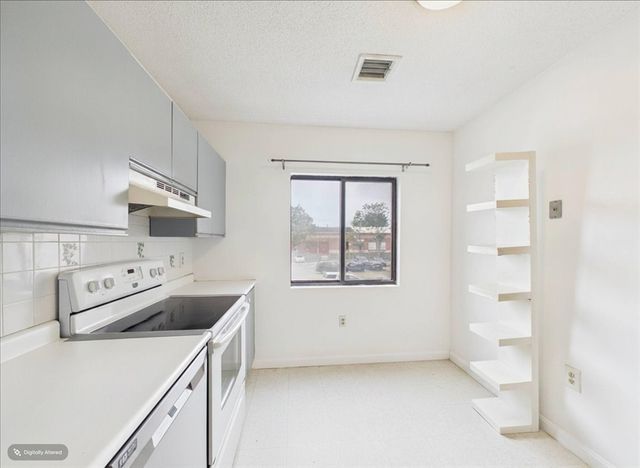 3920 Mystic Valley Pkwy 118, Medford, MA 02155