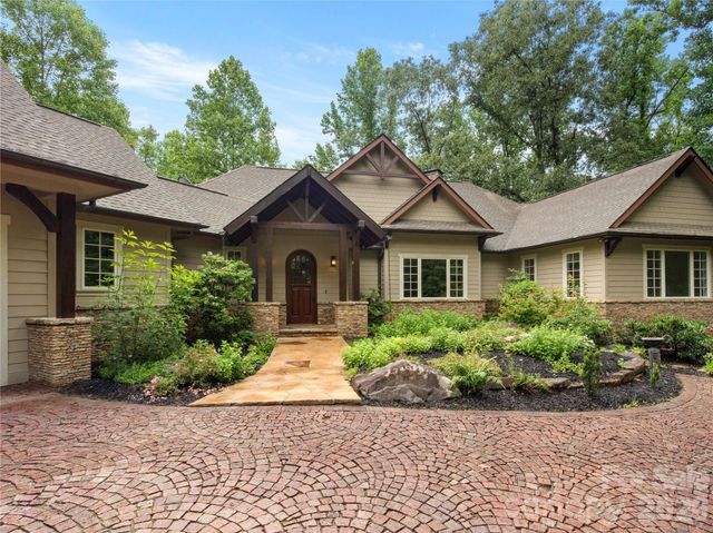 672 Walnut Valley Parkway, Arden, NC 28704
