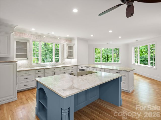 672 Walnut Valley Parkway, Arden, NC 28704