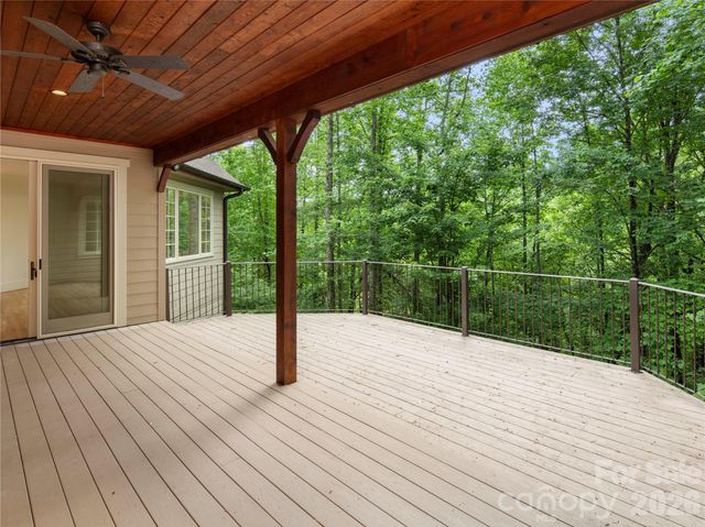 672 Walnut Valley Parkway, Arden, NC 28704