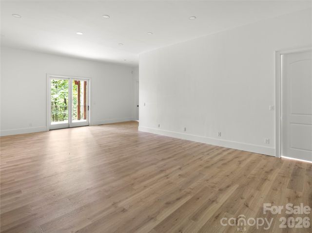 672 Walnut Valley Parkway, Arden, NC 28704