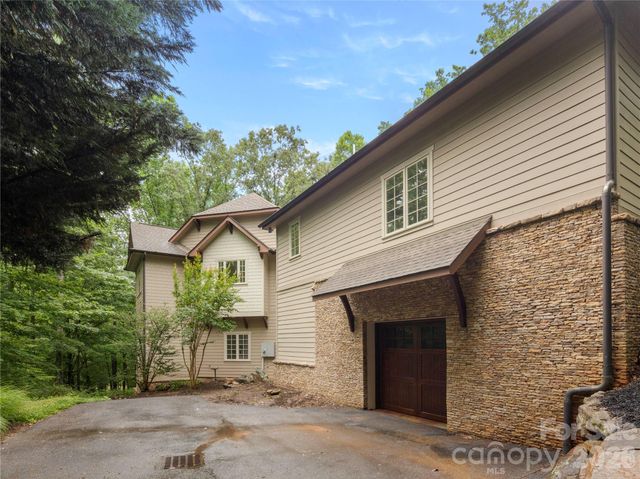 672 Walnut Valley Parkway, Arden, NC 28704