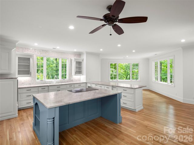 672 Walnut Valley Parkway, Arden, NC 28704
