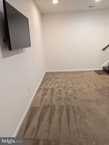 126 CAMBRIA WAY, Alexandria, VA 22304