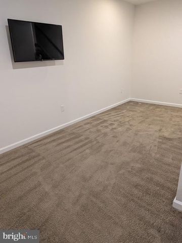 126 CAMBRIA WAY, Alexandria, VA 22304