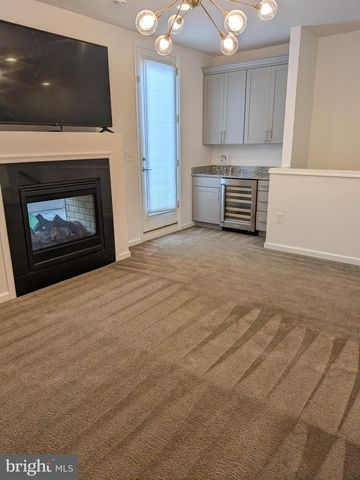 126 CAMBRIA WAY, Alexandria, VA 22304
