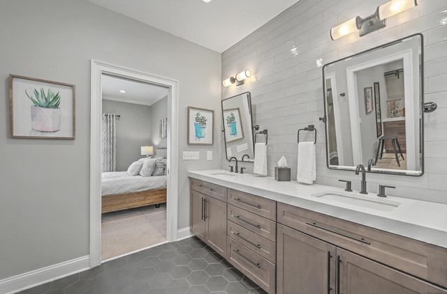 8773 Herons Walk, North Charleston, SC 29420