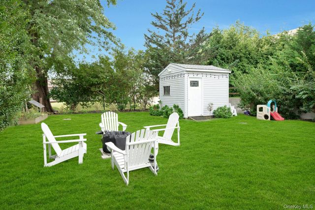 33 Willow Street, Aquebogue, NY 11931