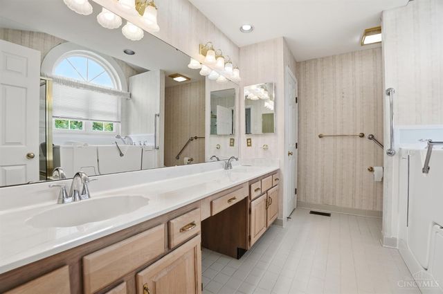 6645 Spindlewick Lane, Cincinnati, OH 45230