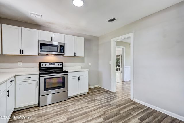 2824 WOODLAND Drive, Orange Park, FL 32073