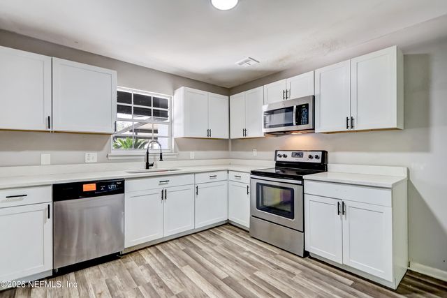 2824 WOODLAND Drive, Orange Park, FL 32073