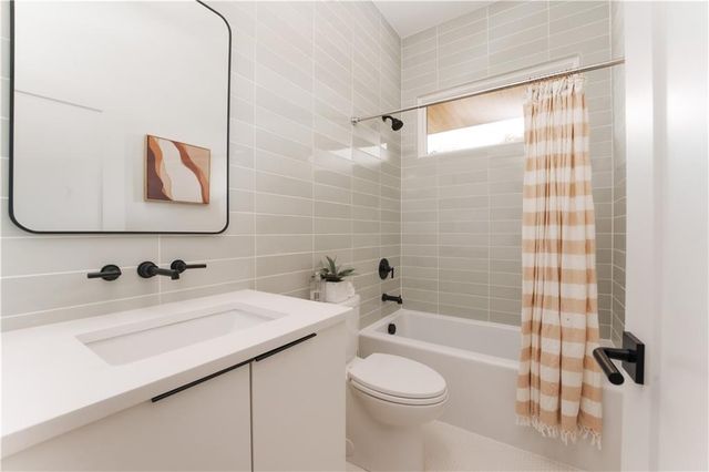 1281 Avalon NE Place, Atlanta, GA 30306