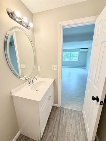 20 Abbey Rd 206, Leominster, MA 01453